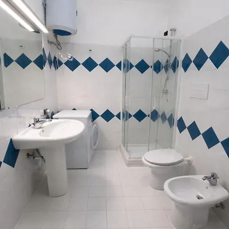 L'anfiteatro 39 * פורטו אוטיאולו